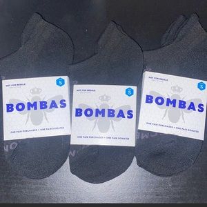 Two pairs of small bombas